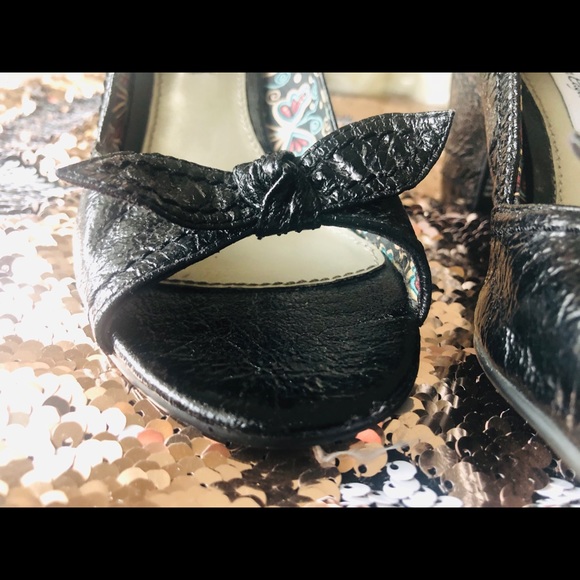 American Eagle crushed patent leather Size 5/5.5 - Picture 4 of 5